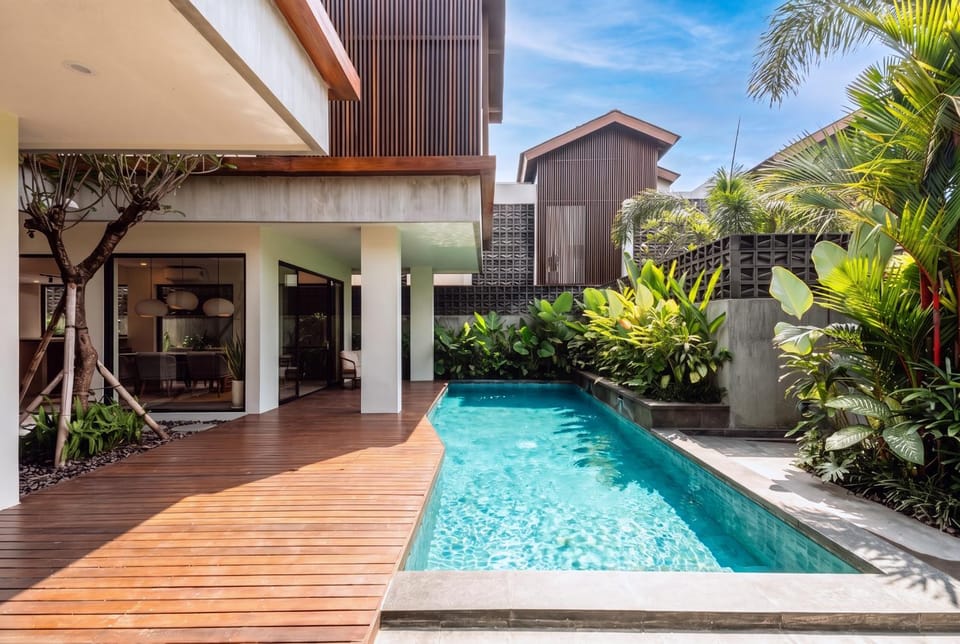 Property building, Patio, Day, Garden, Garden view, Pool view, Swimming pool, sunbed