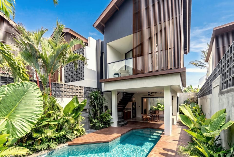 Property building, Garden, View (from property/room), Balcony/Terrace, Garden view, Pool view, Swimming pool, Inner courtyard view, sunbed