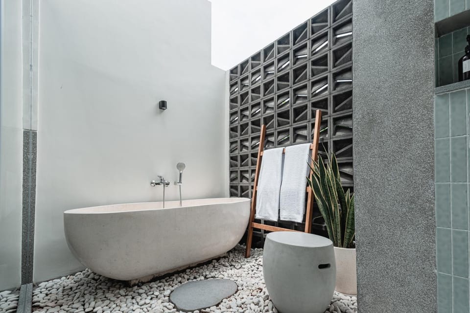 Bathroom, Bath