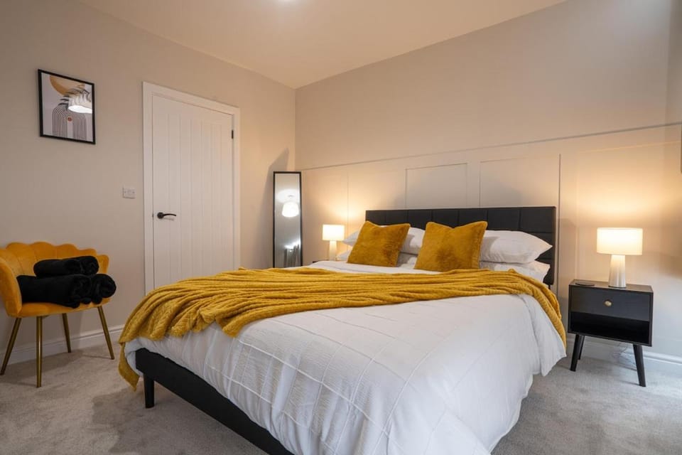 Edwardian Home Sleeps 6 Chesterfield House in Chesterfield