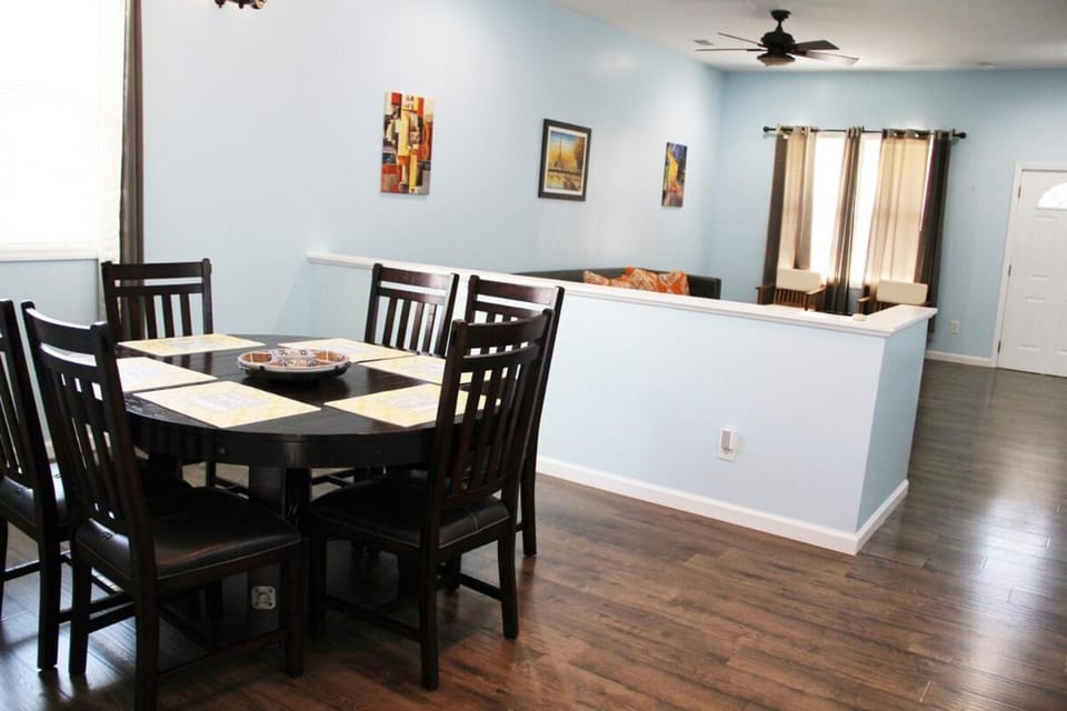 Charming home in heart of St Joseph 30 Plus days Villa in Jefferson County