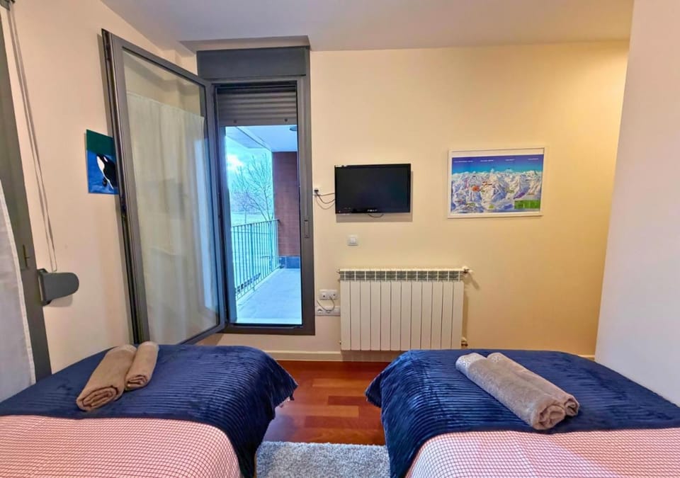 Apartamento Lanuza: Las Margas Golf Apartment in Aragon