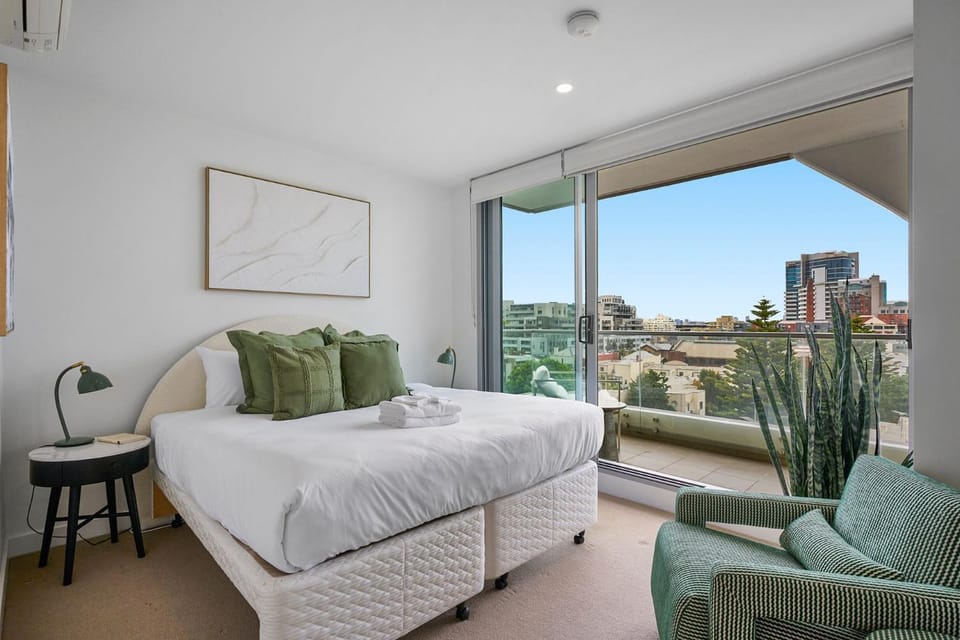 The Halo Port Melbourne Bay and City Views Apartment in Melbourne