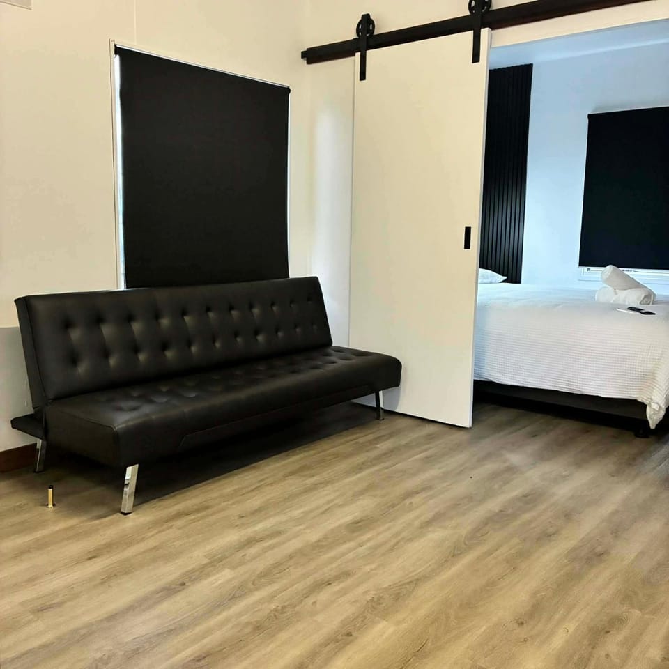 Luxe Farm Stay Apartment in Tamworth