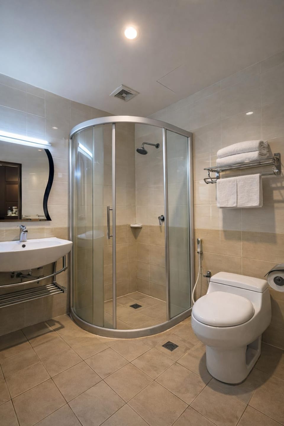 Shower, Toilet, Property building, Bathroom