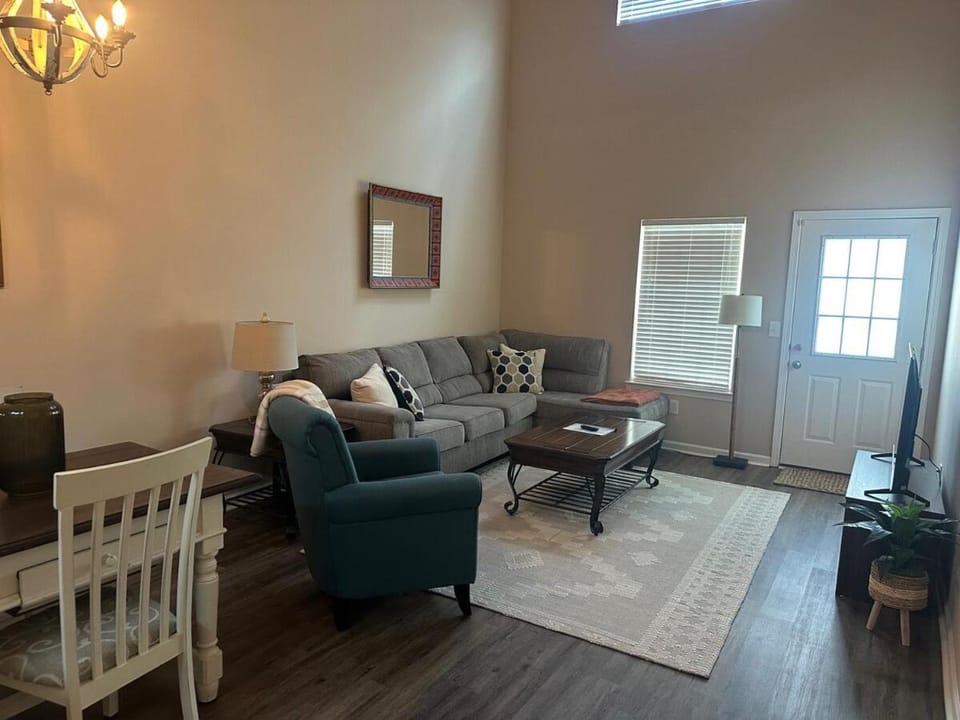 Spacious Cartersville Townhome House in Cartersville
