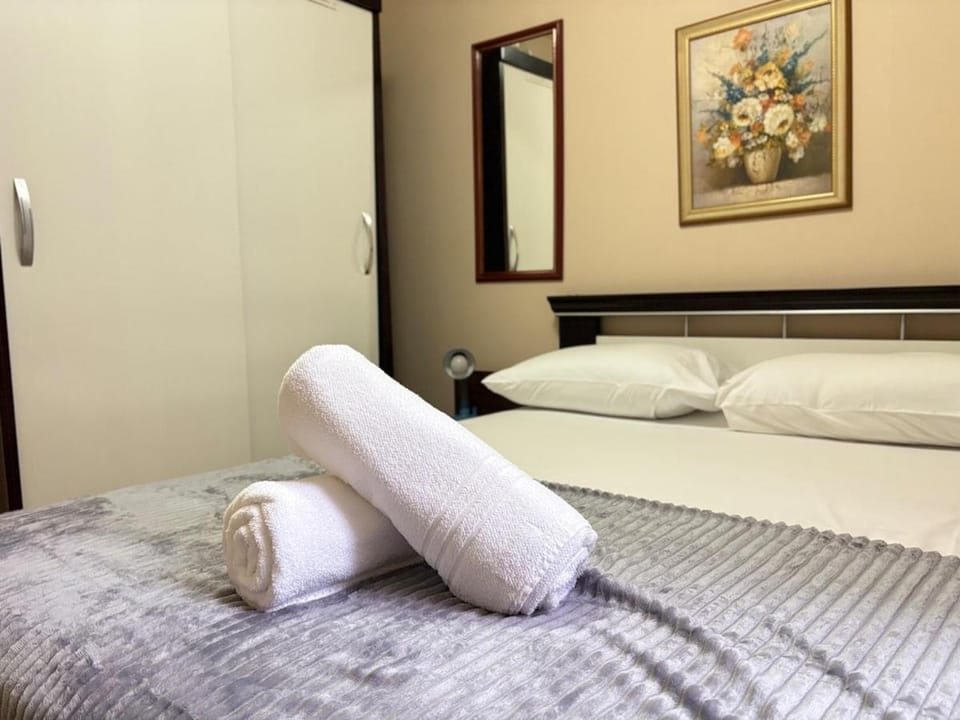 Poucos passos da Praia, entre Av. Atlântica e Brasil Apartment in Camboriú