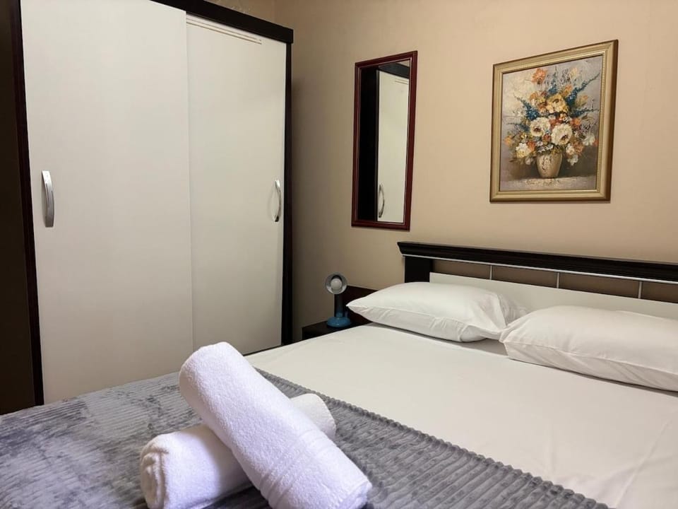 Poucos passos da Praia, entre Av. Atlântica e Brasil Apartment in Camboriú