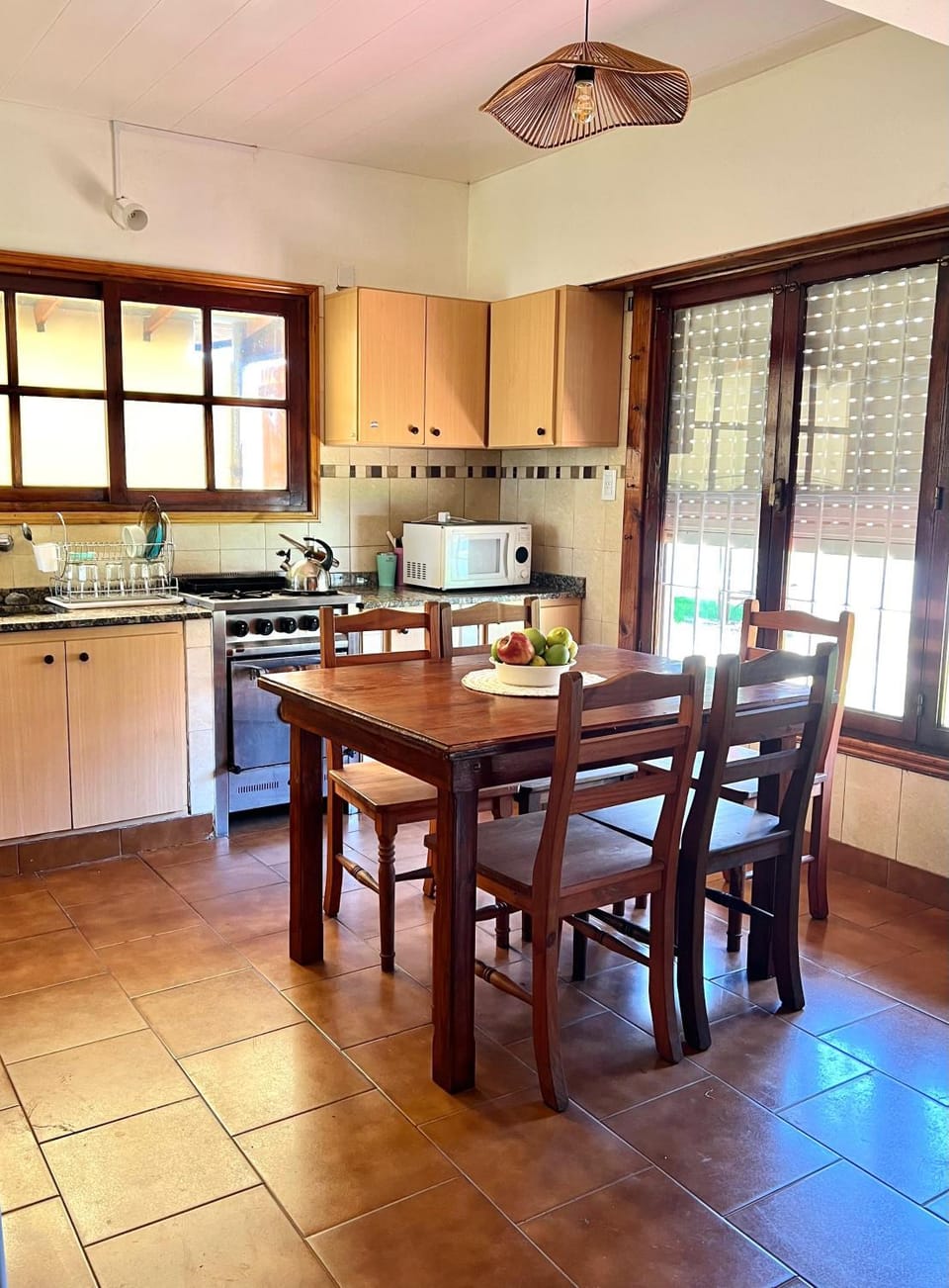 Hermosa casa a 300 metros del mar con cochera Se requiere reserva House in Mar del Plata