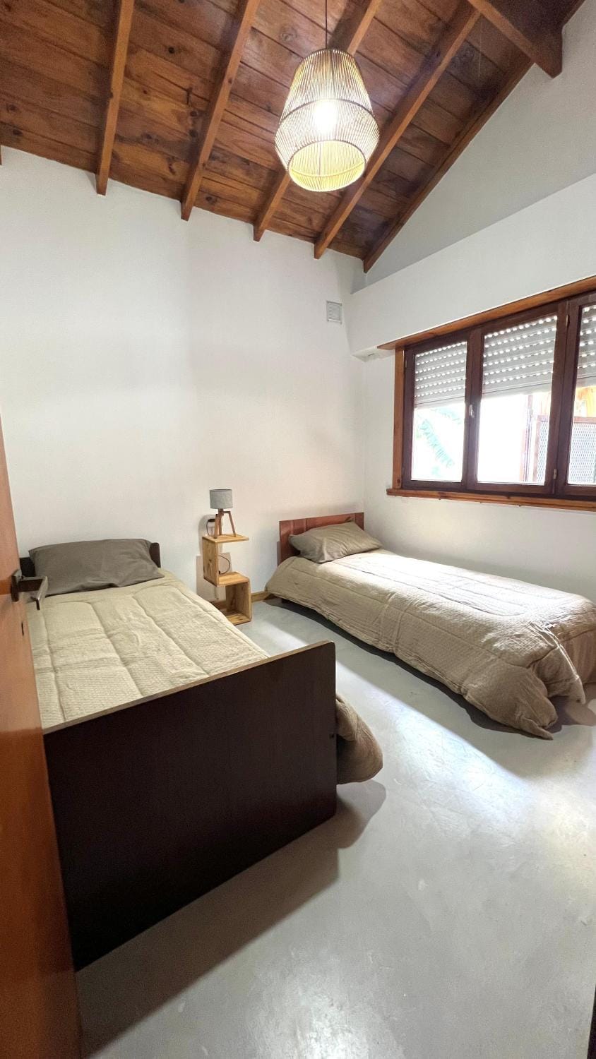 Hermosa casa a 300 metros del mar con cochera Se requiere reserva House in Mar del Plata