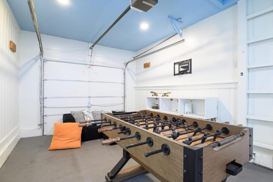 Game Room, Living room, Seating area