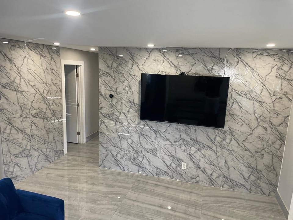 Waterfront Modern Hollywood Hard Rock airport Villa in Dania Beach