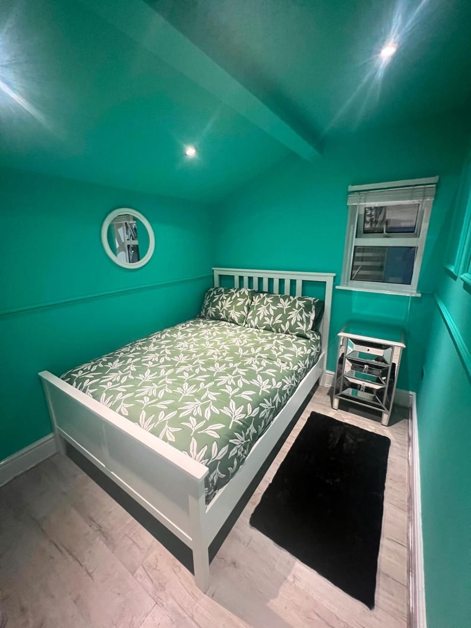 The Emerald Aura Stay By Cambridge Central Station Apartment in Cambridge