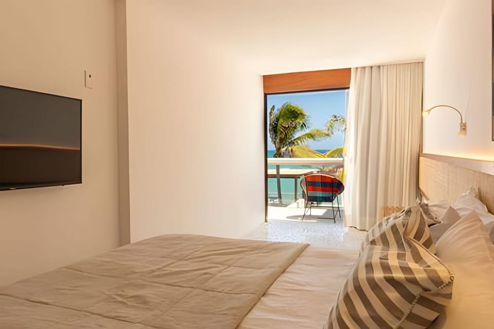 Bed, TV and multimedia, Bedroom