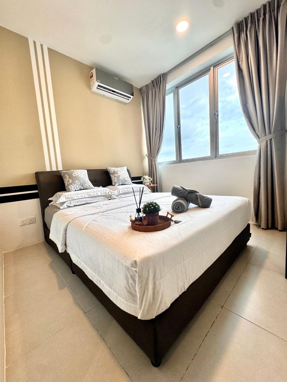 S15-08 MetroCity Square Condominium-3R2B-8 Pax Apartment in Kuching