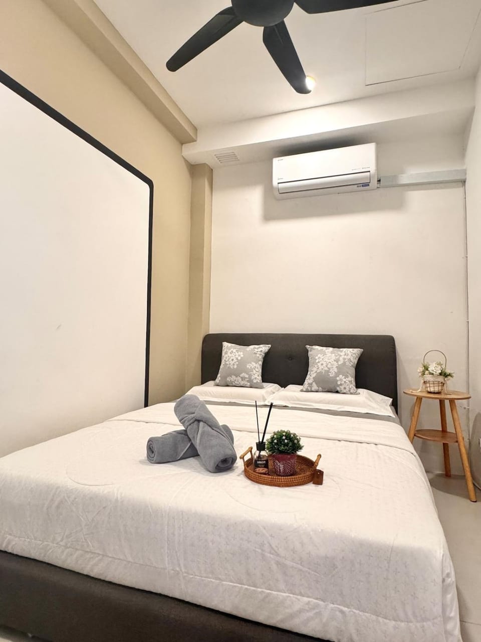 S15-08 MetroCity Square Condominium-3R2B-8 Pax Apartment in Kuching