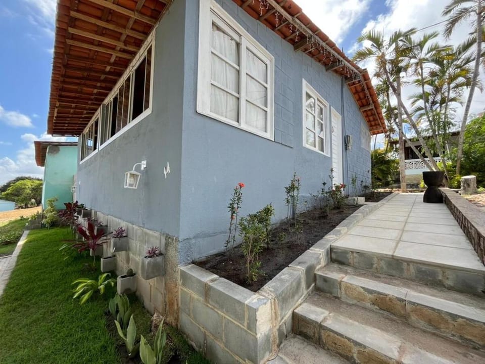 Casa Chalé mobiliado, com ar condicionado na praia de Jaguaribe em Ilha de Itamaracá, Piscina, Chalé, Churrasqueira e Lareira de chão com vista para o Mar House in Itamaracá