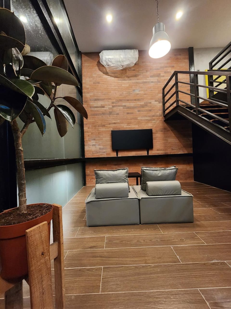 Urban Eight Loft - Walk to Picnic Grove Bed and Breakfast in Tagaytay