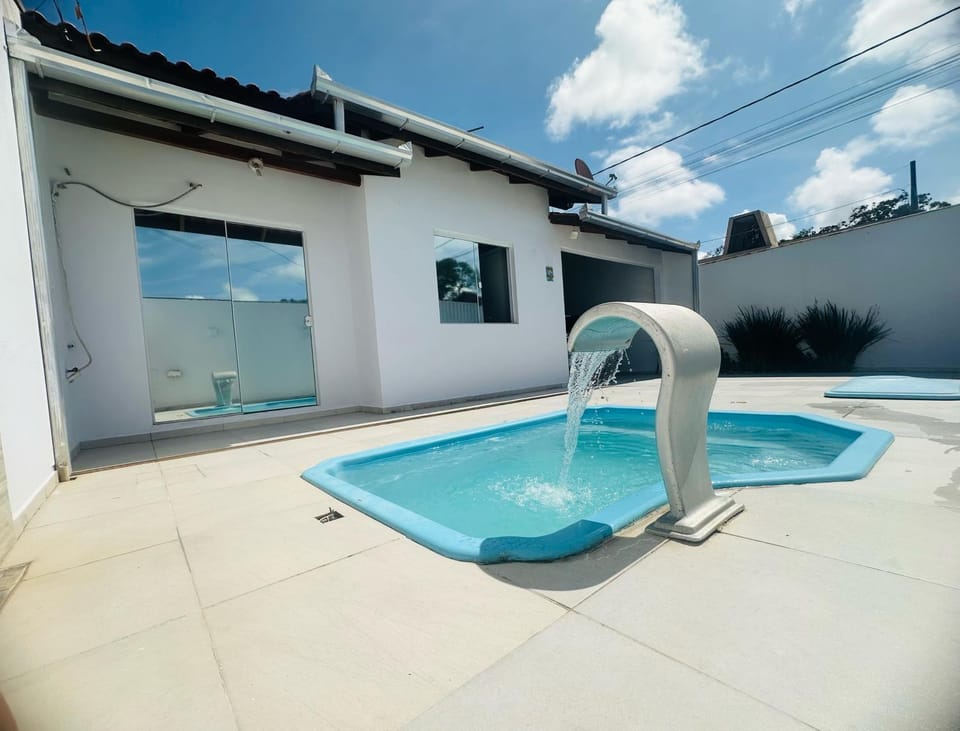 Casa com piscina na praia de Barra Velha SC House in Barra Velha