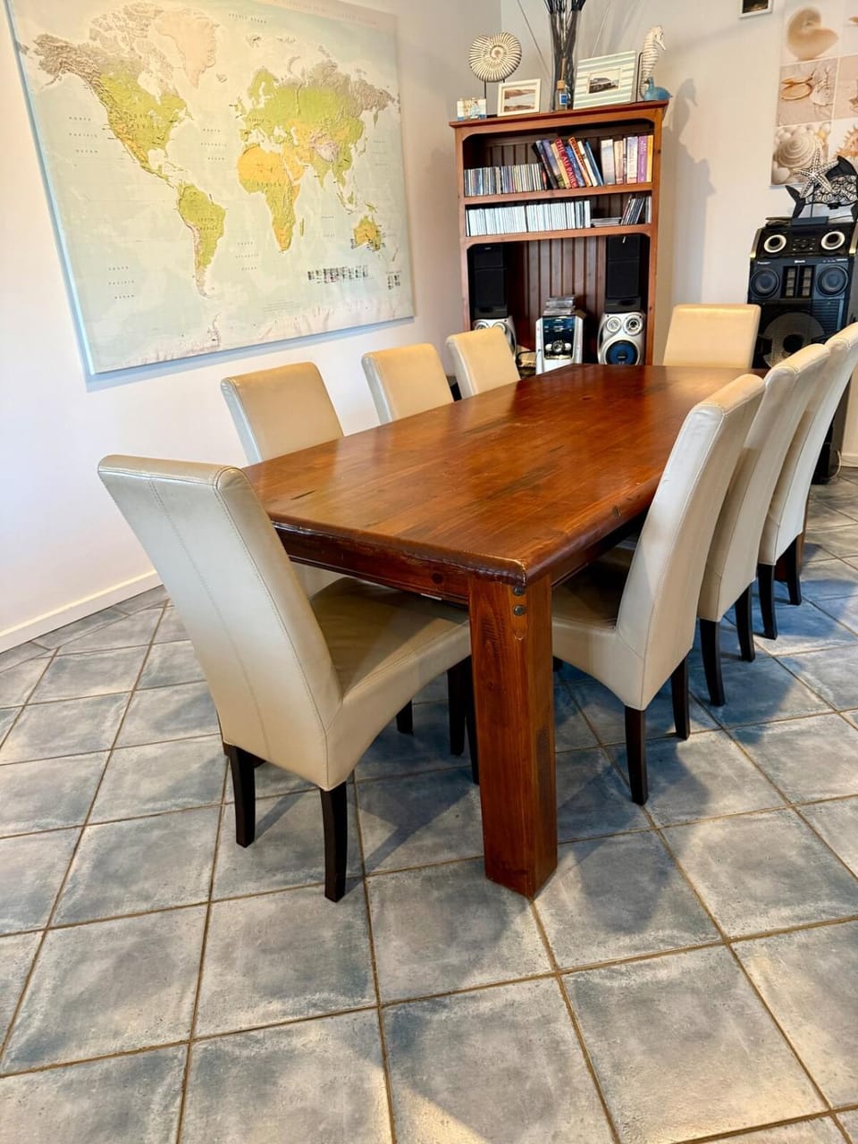 Seating area, Dining area
