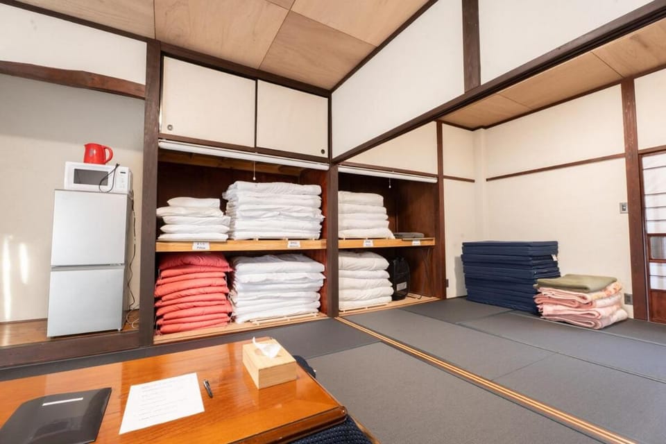 Guesthouse & Coffeeshop GENO Bed and Breakfast in Japan