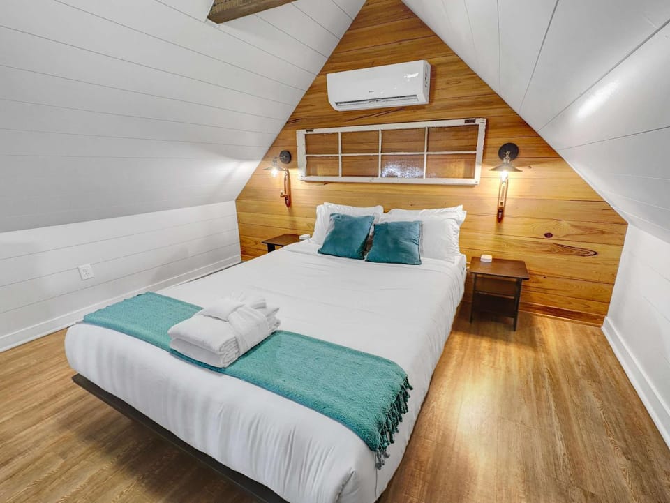 Island Retreat - Great for Large Groups House in James Island