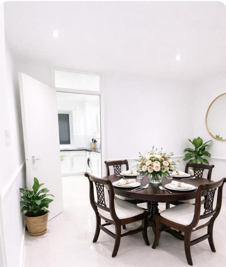 1BDR By Key Light Properties Short Lets & Serviced Accommodation Deptford Wharf With Multiple Parking & Near Surrey Quays and Canada Water Station Apartment in London Borough of Southwark