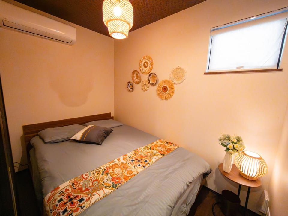 Bed, Bedroom, air conditioner