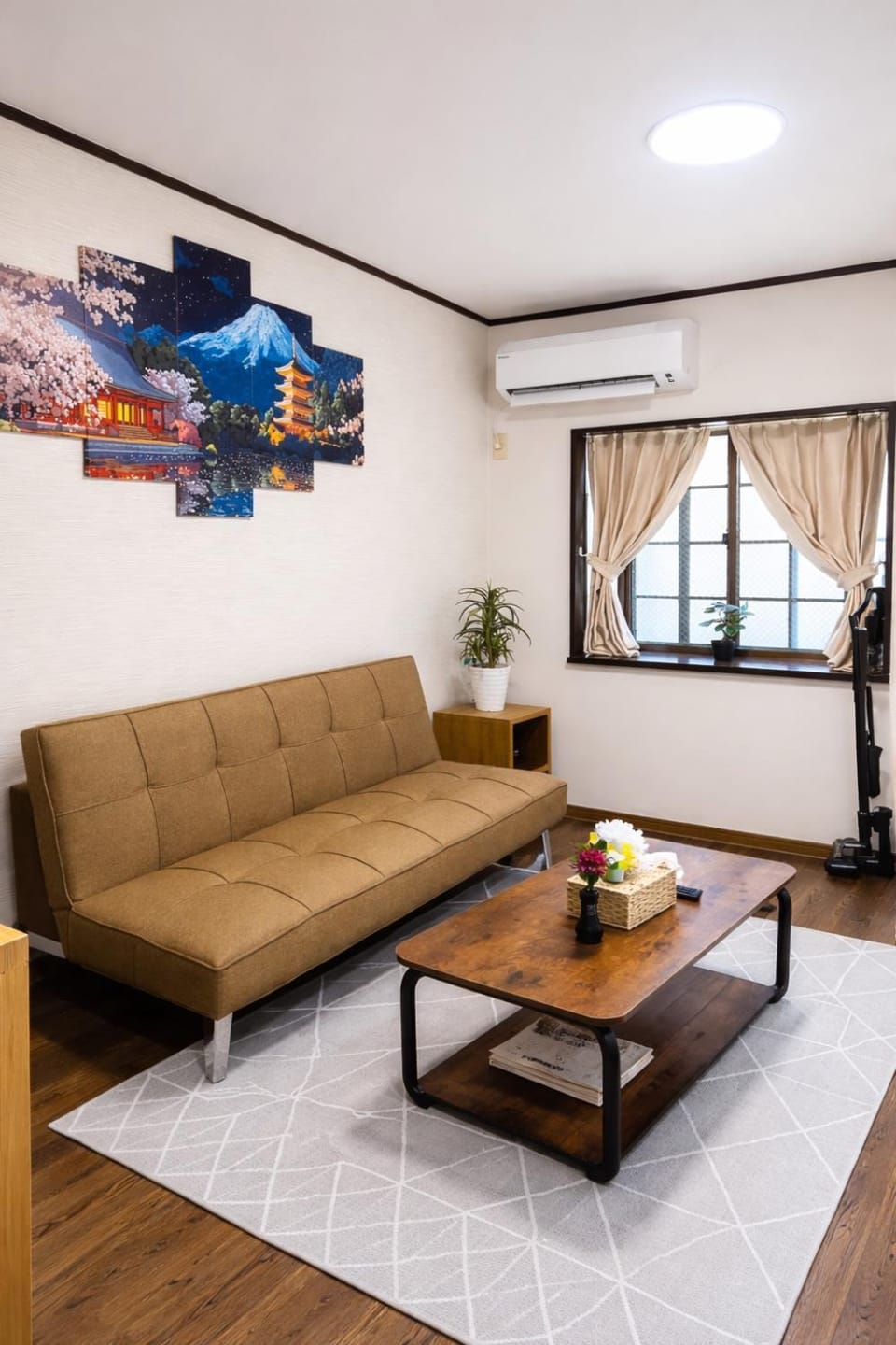 Living room, Seating area, air conditioner