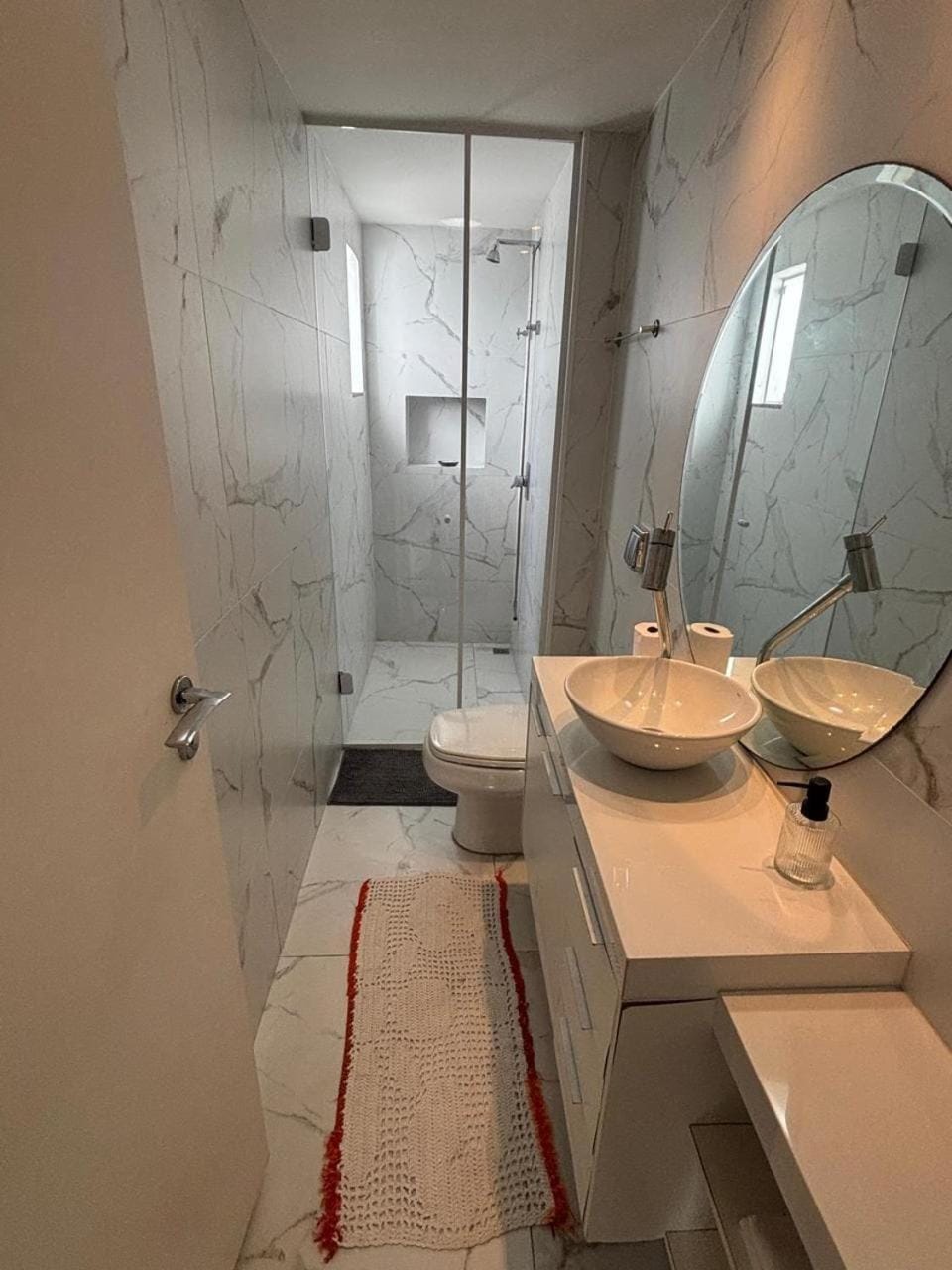 Shower, Toilet, Bathroom, towels