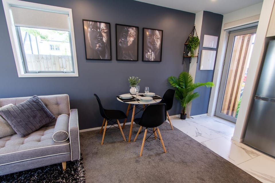 Modern Comfort in CBD House in Christchurch