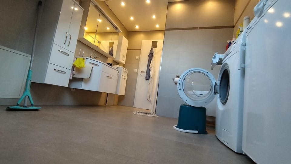 Bathroom, washing machine