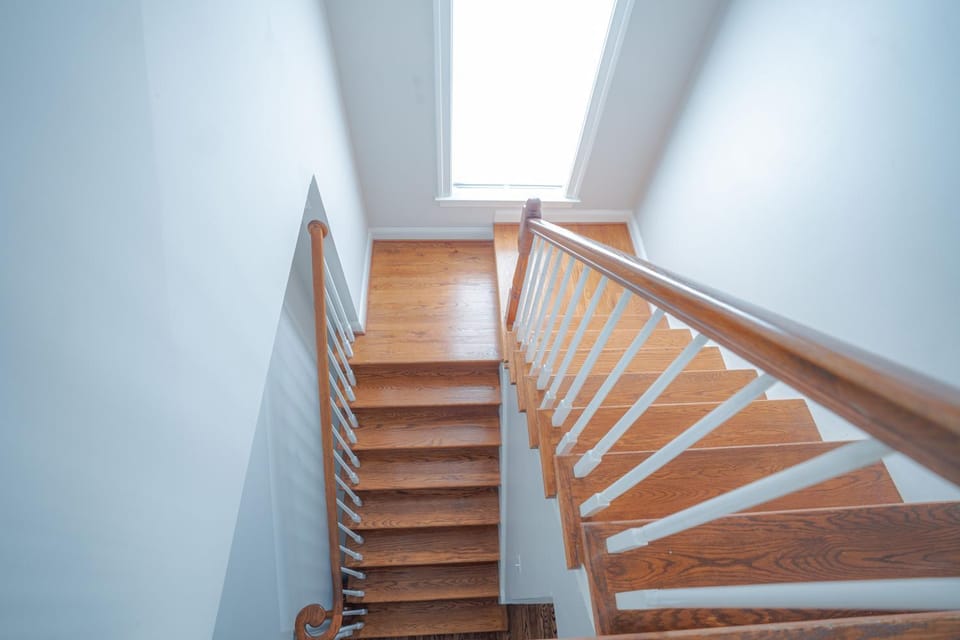 Stay Together Near DC - Spacious 5BR Home Sleeps 16 or more Bed and Breakfast in Arlington