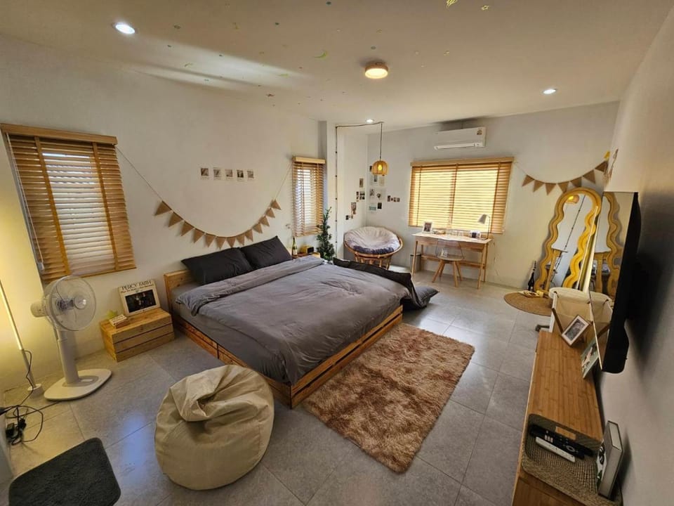 Tee Phak CNX Room E Vacation rental in Chiang Mai