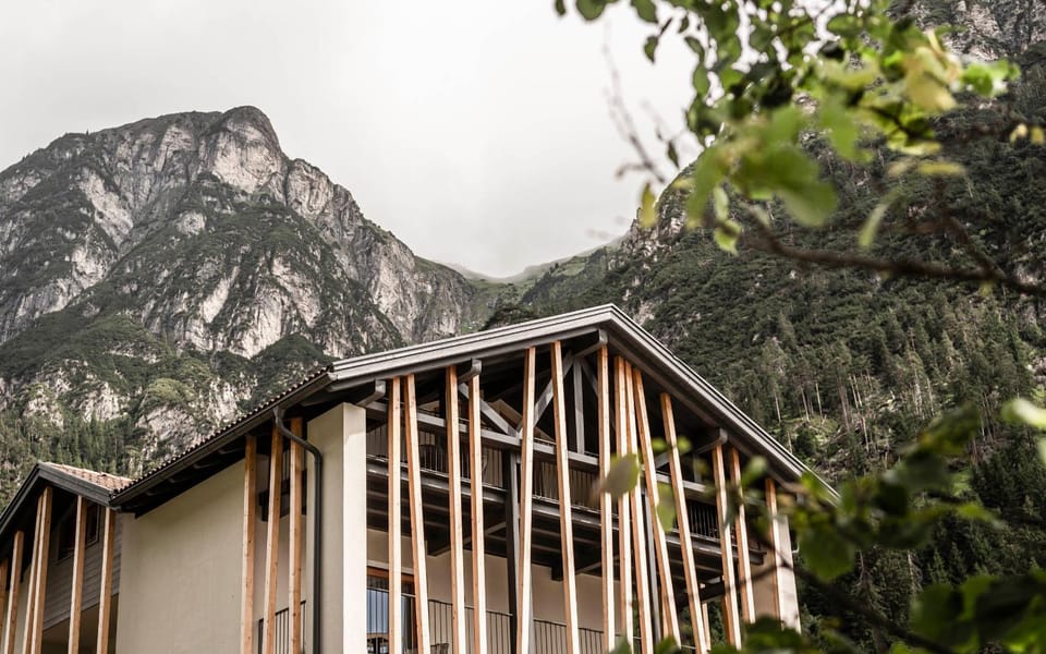 Property building, Facade/entrance, Mountain view