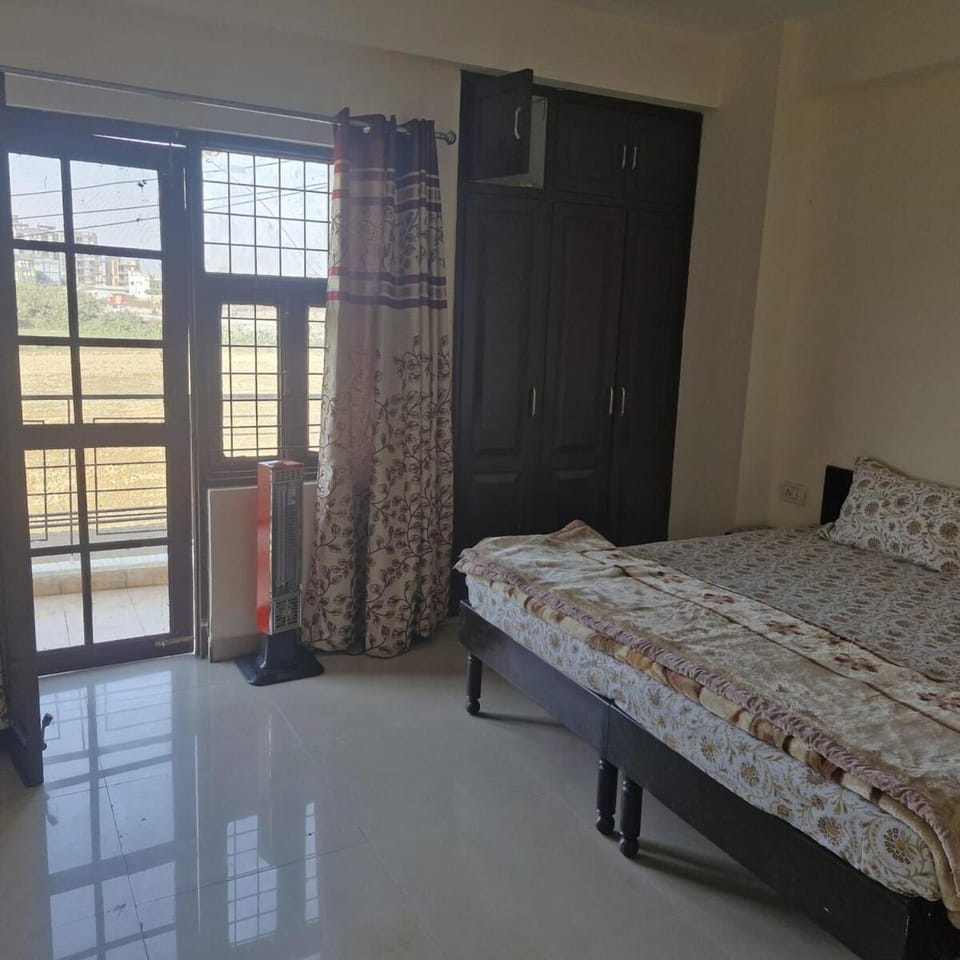 Rupsa- Family Friendly Home with Lift Access Apartment in Dehradun