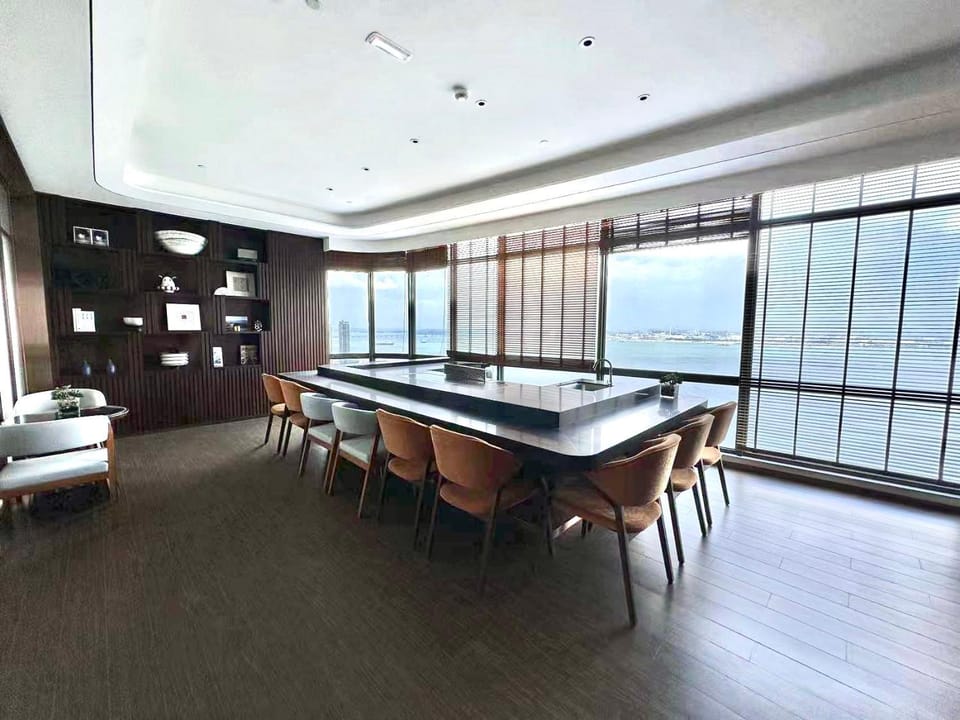Seating area, Dining area