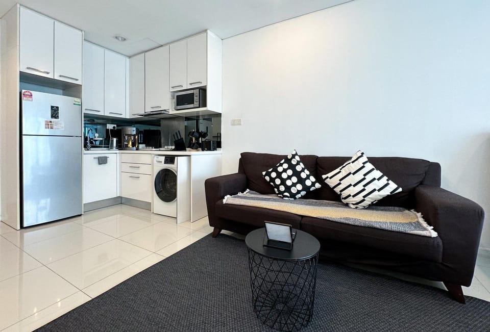Kitchen or kitchenette, Seating area