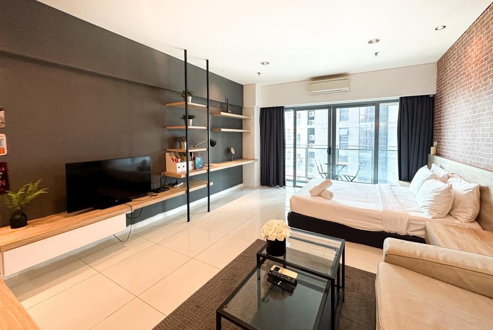 Bed, TV and multimedia