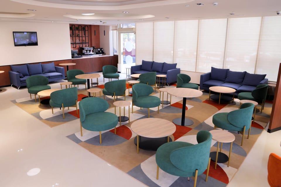 Communal lounge/ TV room