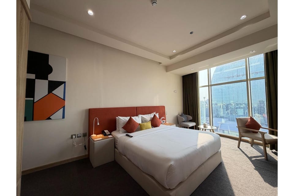 Coffee/tea facilities, View (from property/room), Bedroom, City view