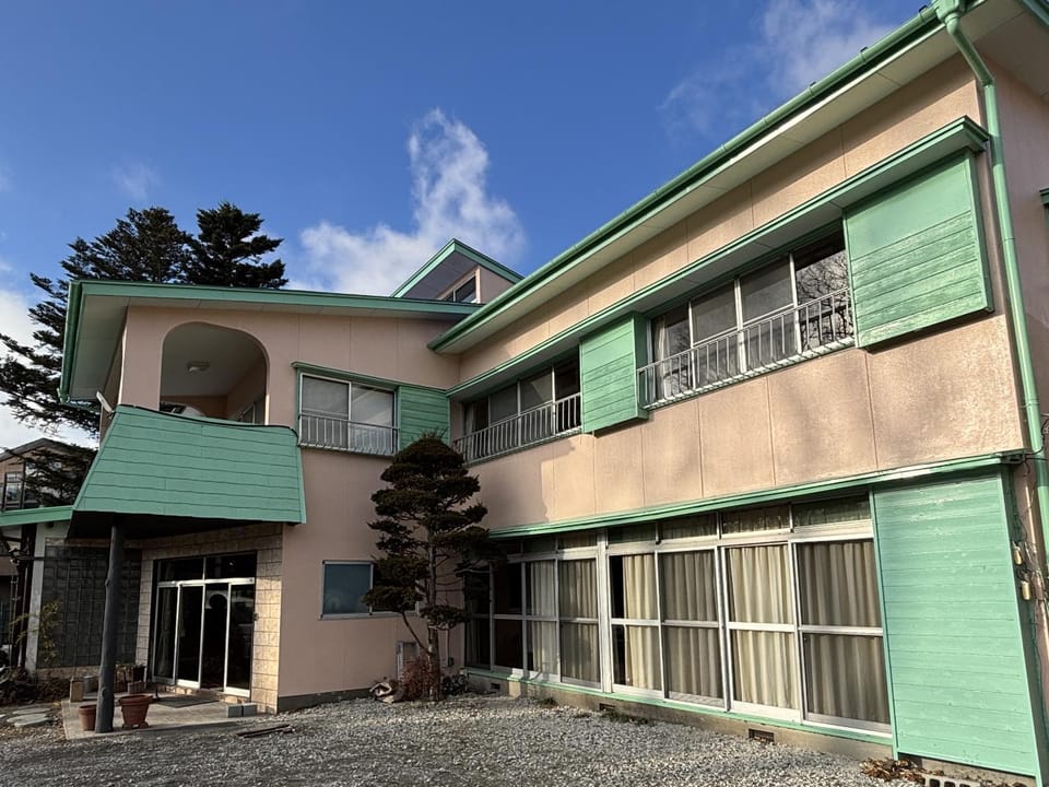 Property building, Day