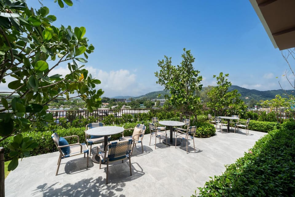 Patio, Day, Garden, View (from property/room), Balcony/Terrace, Dining area, Garden view, Mountain view
