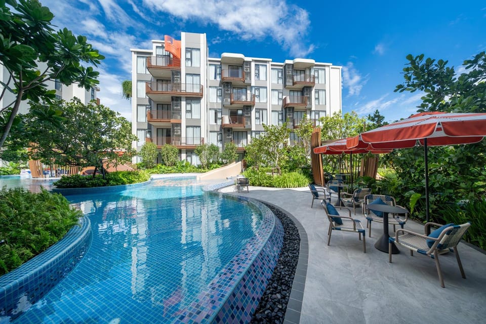 Property building, Day, Garden view, Pool view, Swimming pool, sunbed