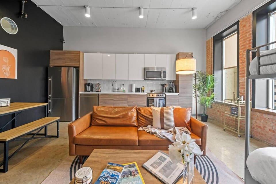 Downtown Dallas Stay with Pool, Theater & Game Room Apartment in Dallas