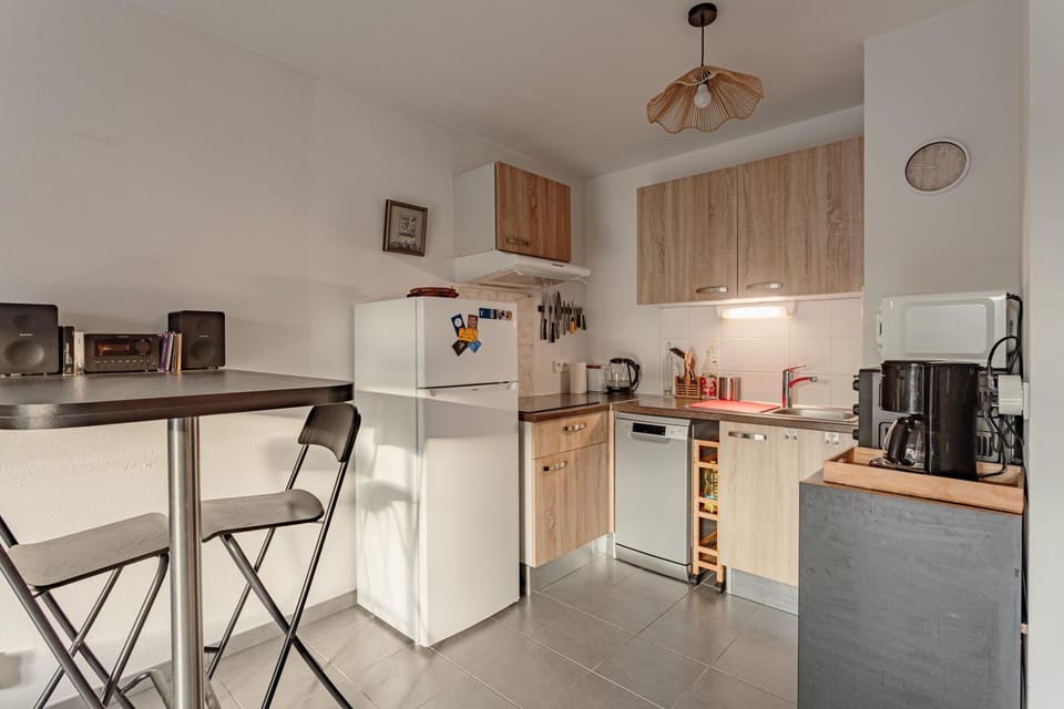 Kitchen or kitchenette, stove