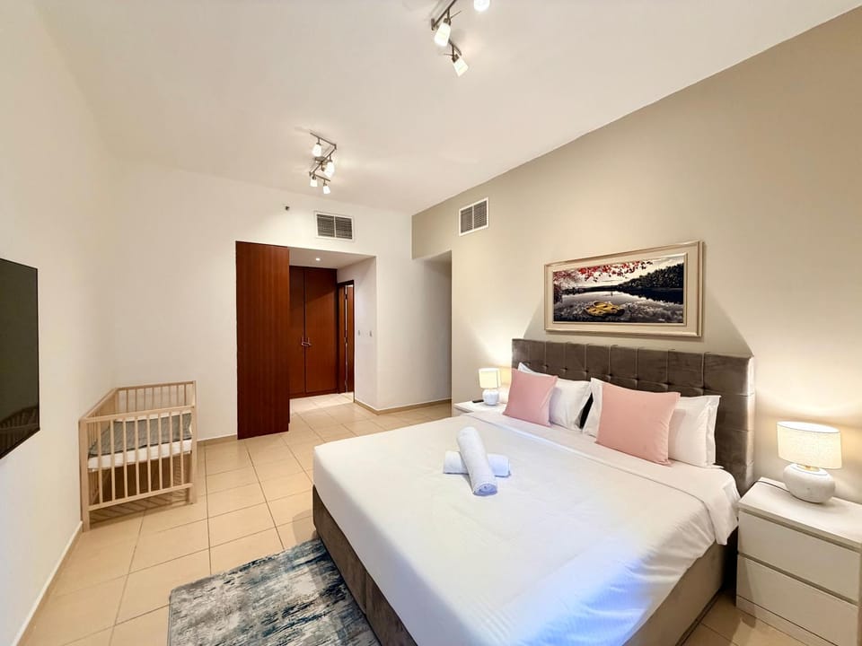 Brand-New 4BR on JBR Beach Near metro, mall By Sunkissed Holiday Homes Apartment in Dubai