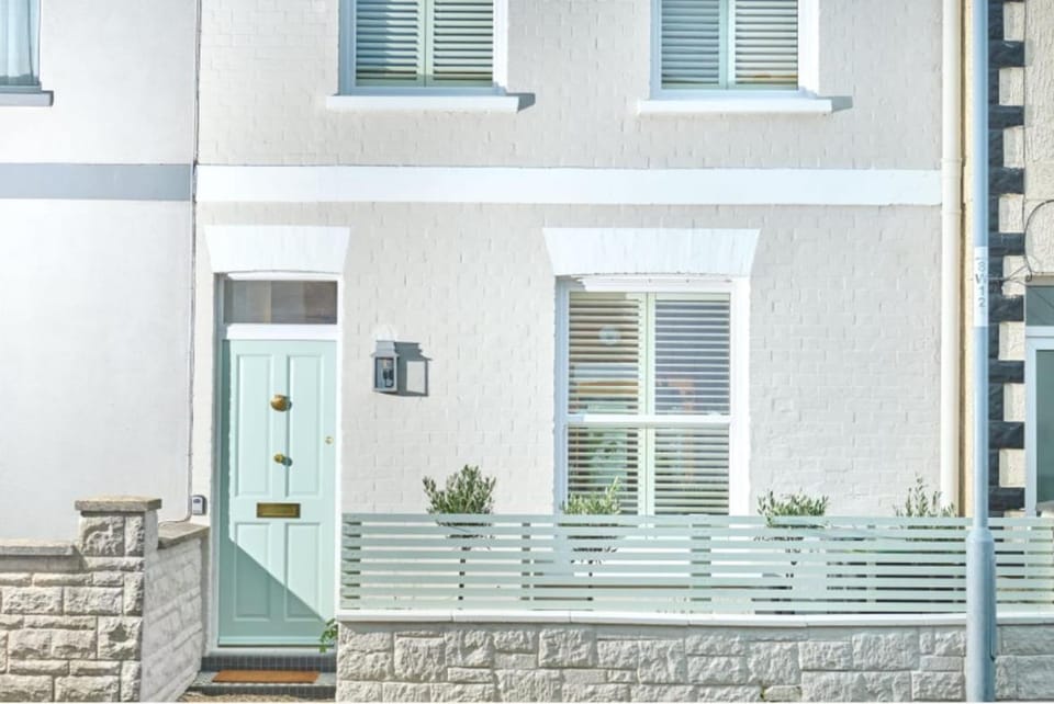 The Salt House - sleeps up to 6 guests House in Weymouth