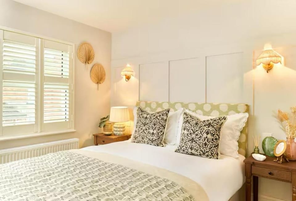 The Salt House - sleeps up to 6 guests House in Weymouth