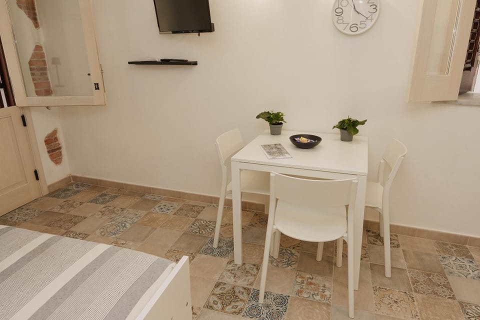 TV and multimedia, Dining area